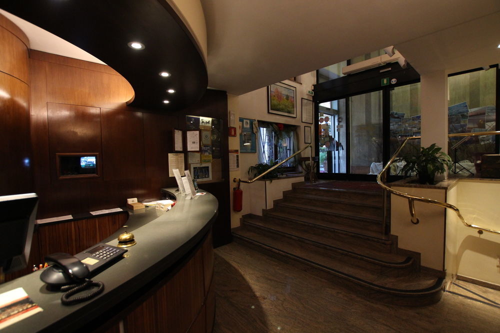 Hotel Carrobbio Milano Exterior foto